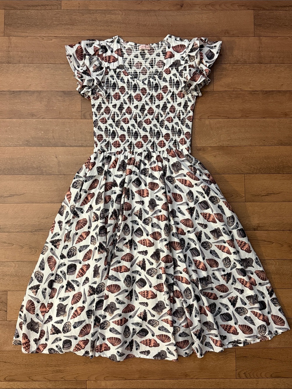 Ivy City Co. Size Large Hattie Seashell Print Midi Dress W/ Ruffle Sleeves Beach